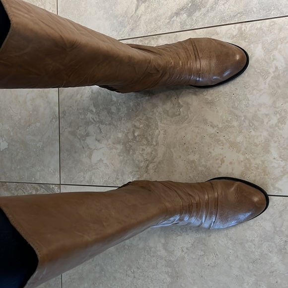 Fringe Taupe below the knee leather boots - Picture 7 of 9